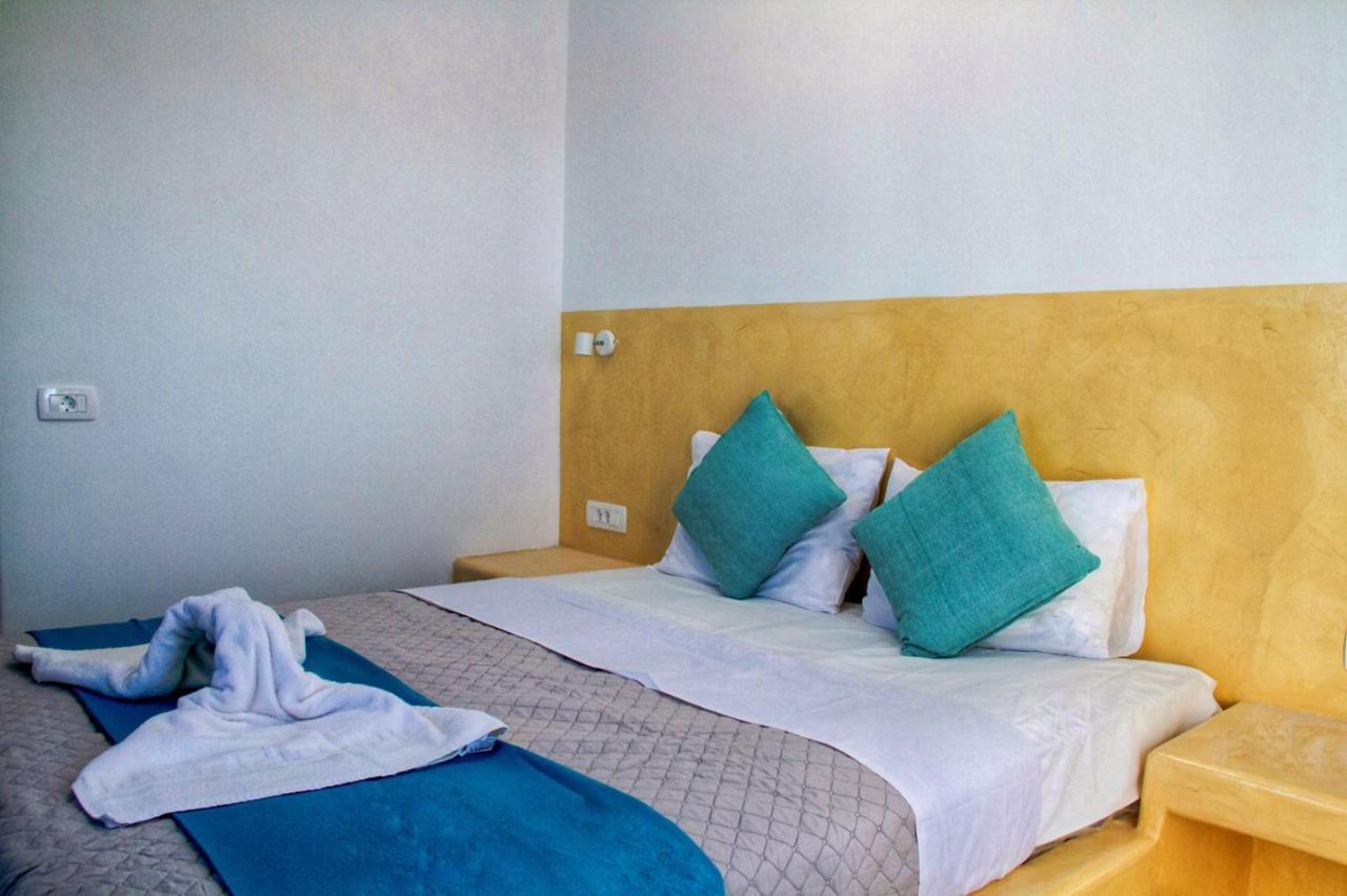 White Element Aparthotel Karterados  Exterior photo